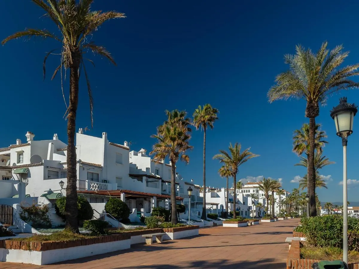 2199-Apt With Terrace And Pools Manilva